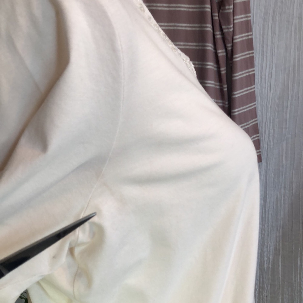 ANN TAYLOR & LOFT mauve cream striped NWT & cream w/beads neck lot 2 casual tops - Picture 12 of 15